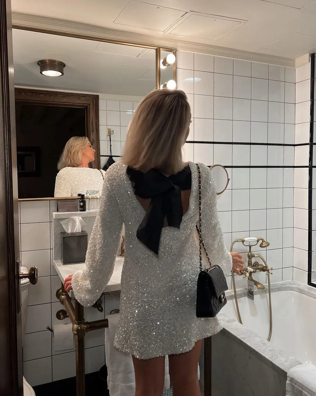 Izzy™ | Pailletten-Schleifenkleid