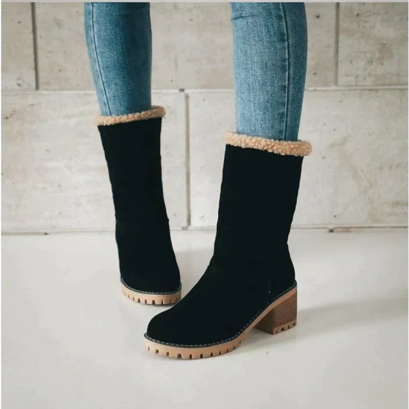 Schicke Wildlederstiefeletten mit Fellbesatz für Frauen